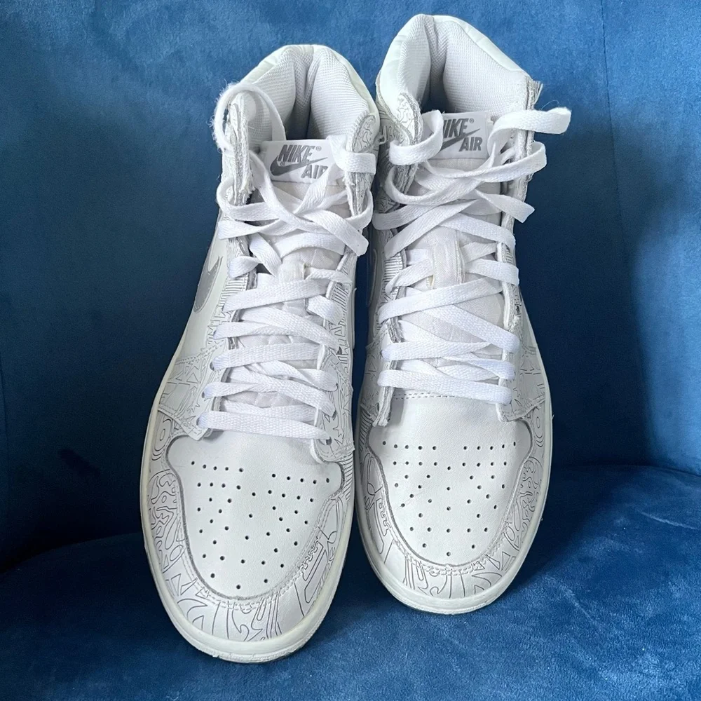Jordan Mens High-Top Sneakers in White and Light Gray